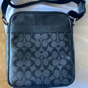 Like NEW Coach Men’s or Women’s tote bag